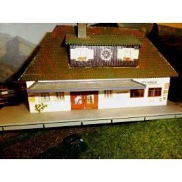 Bahnhof mit Ausstattung H0 1:87 Bahnhof mit Ausstattung H0 1:87